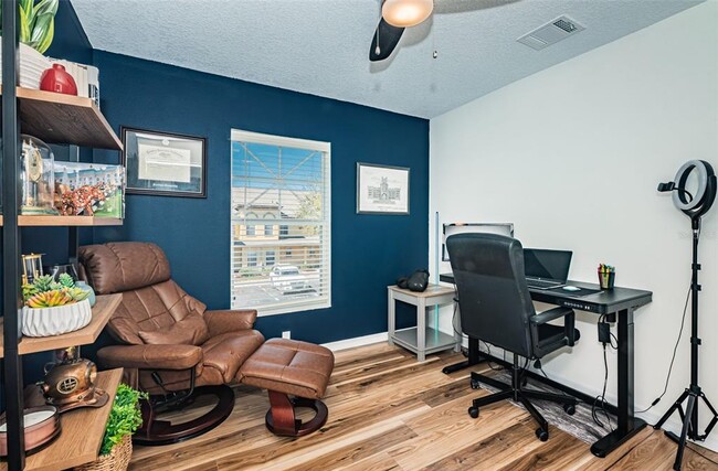 Building Photo - 3876 Island Way