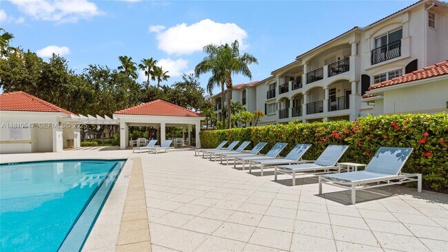 Building Photo - 3245 NE 184th St