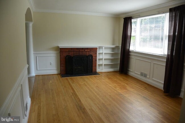 Building Photo - 3720 Terrace Dr
