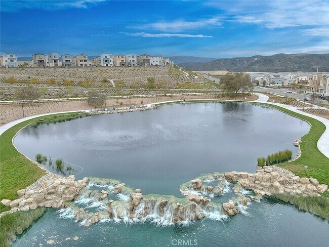 Building Photo - 6 Crown Point Dr