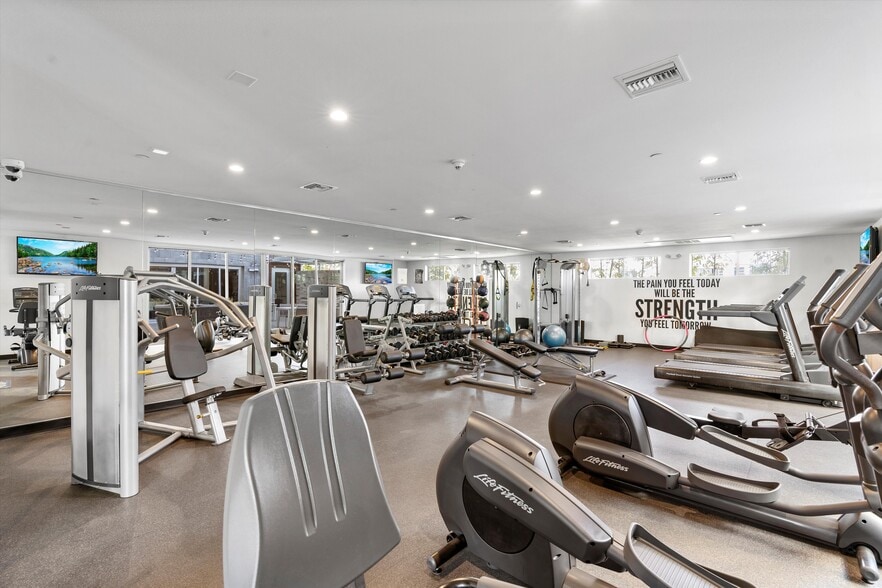 Building Photo - 4140 Glencoe Ave