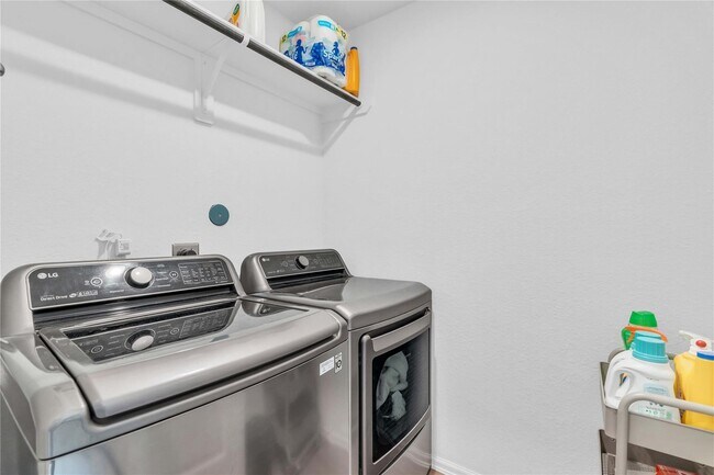 Building Photo - 6308 Astoria Pk Ln