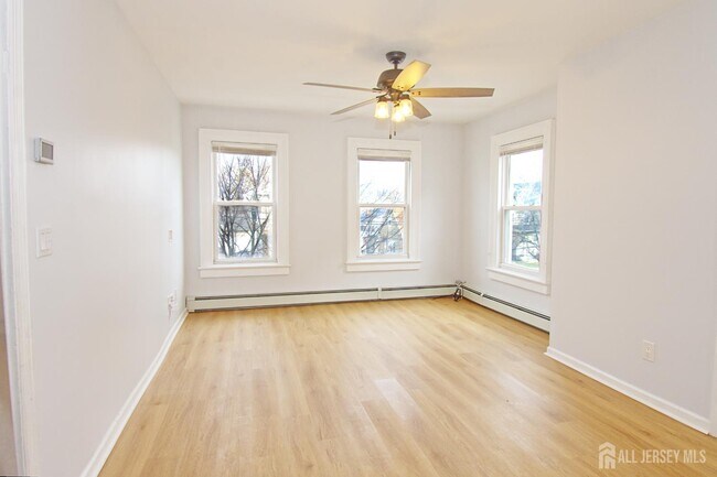 Building Photo - 1076 Fulton St