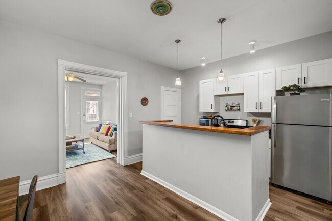 Building Photo - 2819 Shenandoah Ave