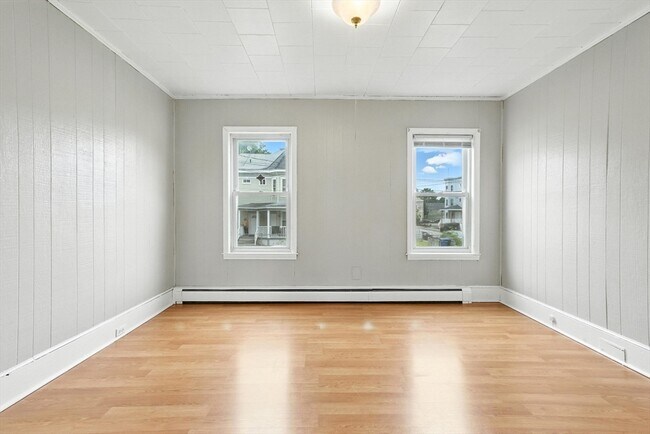 Building Photo - 439 Lowell St