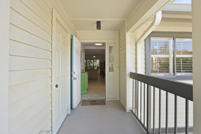 Building Photo - 5172 SE Club Way