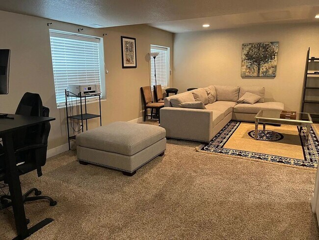 Building Photo - 7691 Barraport Dr