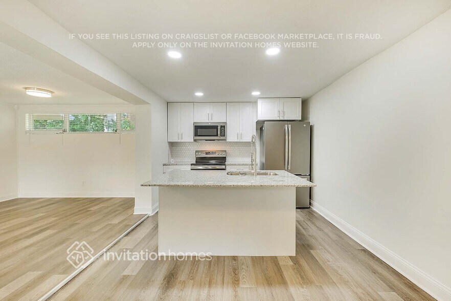 Building Photo - 4595 Colonial Ave