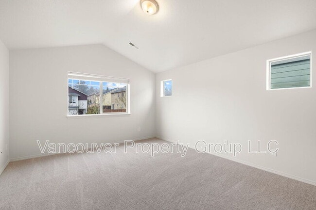 Building Photo - 2713 NE 87th Ave