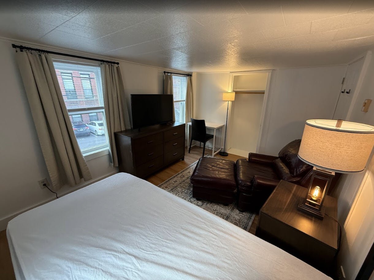 Building Photo - 47 Oak Terrace