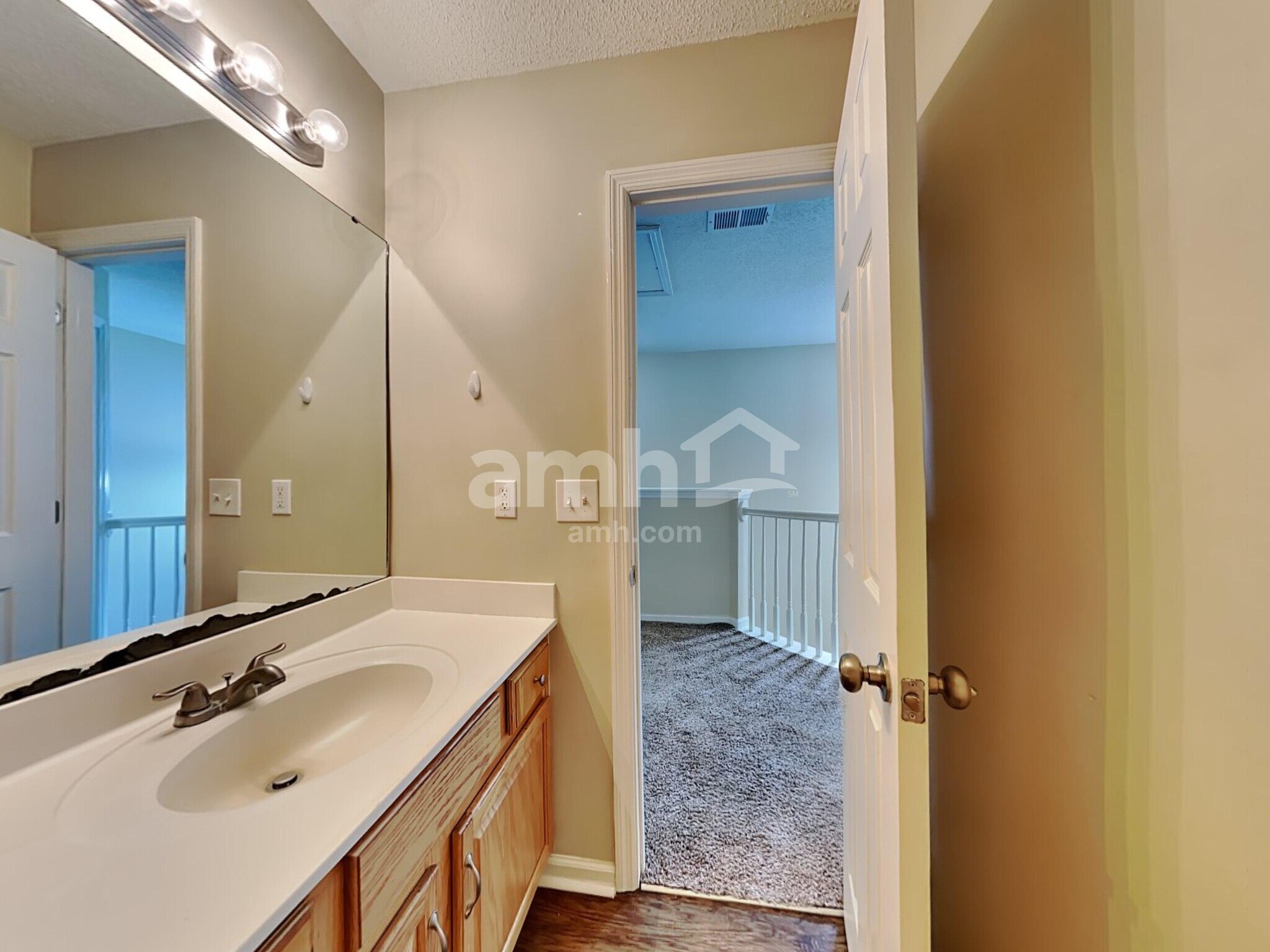 Building Photo - 60 Creek Bend Dr