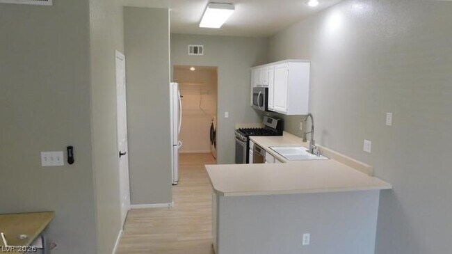 Building Photo - 1623 Cave Spring Dr