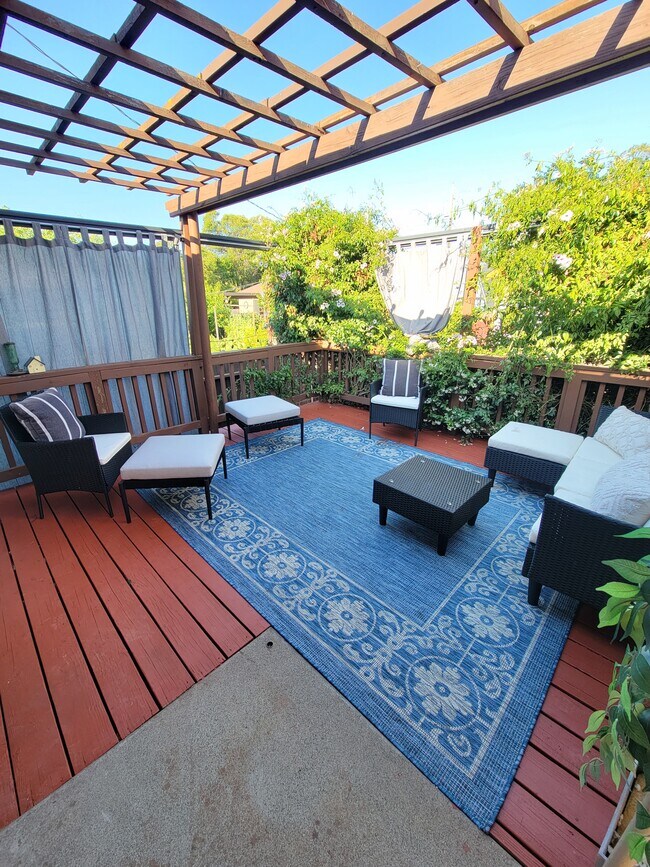 Building Photo - 1707 35th St