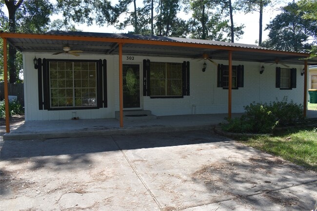 Building Photo - 302 Arrowhead Dr