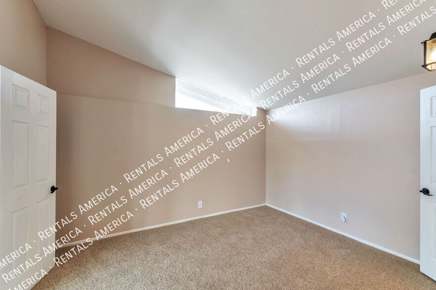 Building Photo - 1311 W Wheatridge Dr