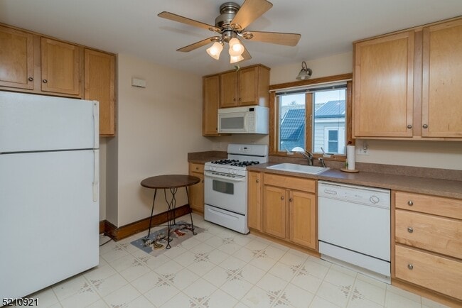 Building Photo - 81 Savoy Pl