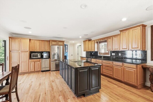 Building Photo - 6340 Reives Rd