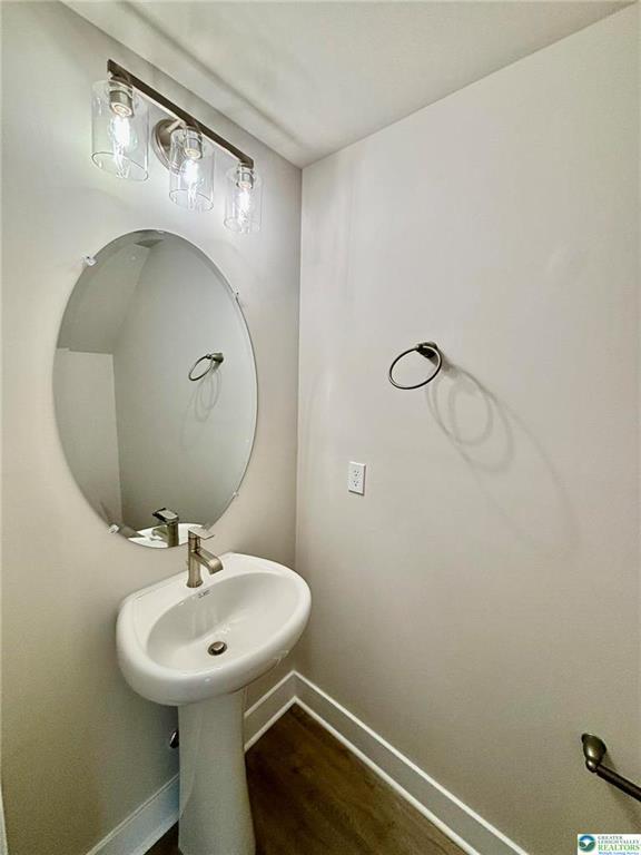 Building Photo - 1411 Greenview Dr