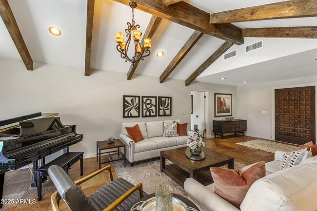 Building Photo - 7620 E Vía Del Placito