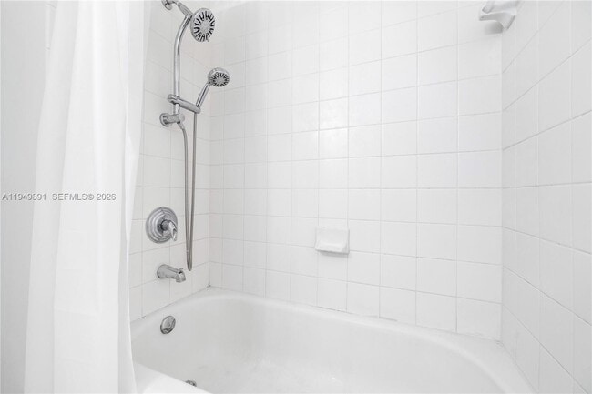 Building Photo - 1261 SE 28th Ct