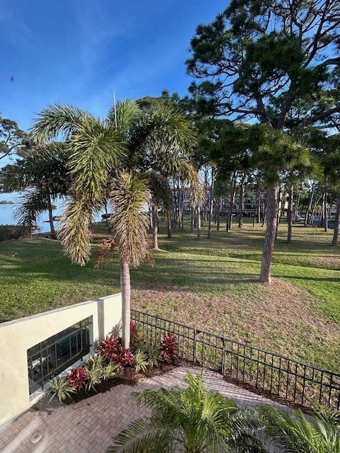 Building Photo - 2700 Bayshore Blvd