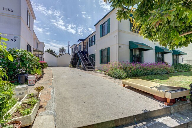 Building Photo - 1154 S Plymouth Blvd