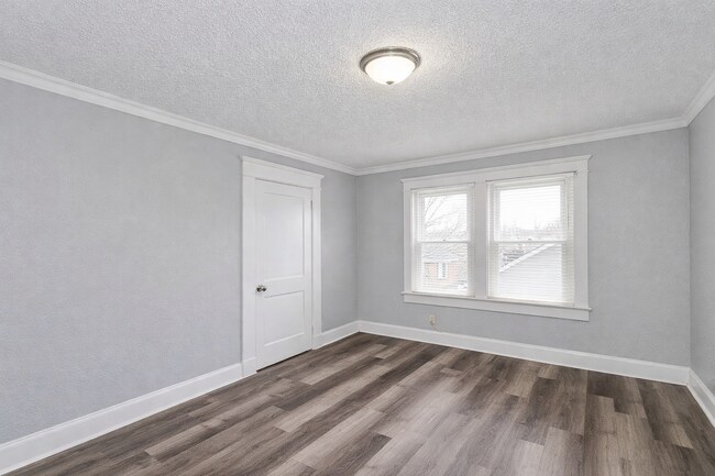 Building Photo - 1051 N Mount Street