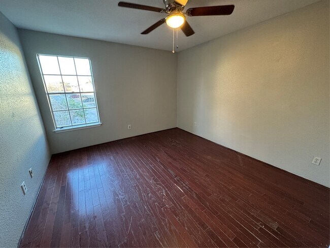 Building Photo - 7400 Bellerive Dr