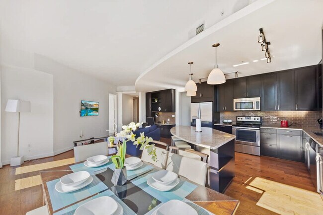 Building Photo - 101 Bowen St