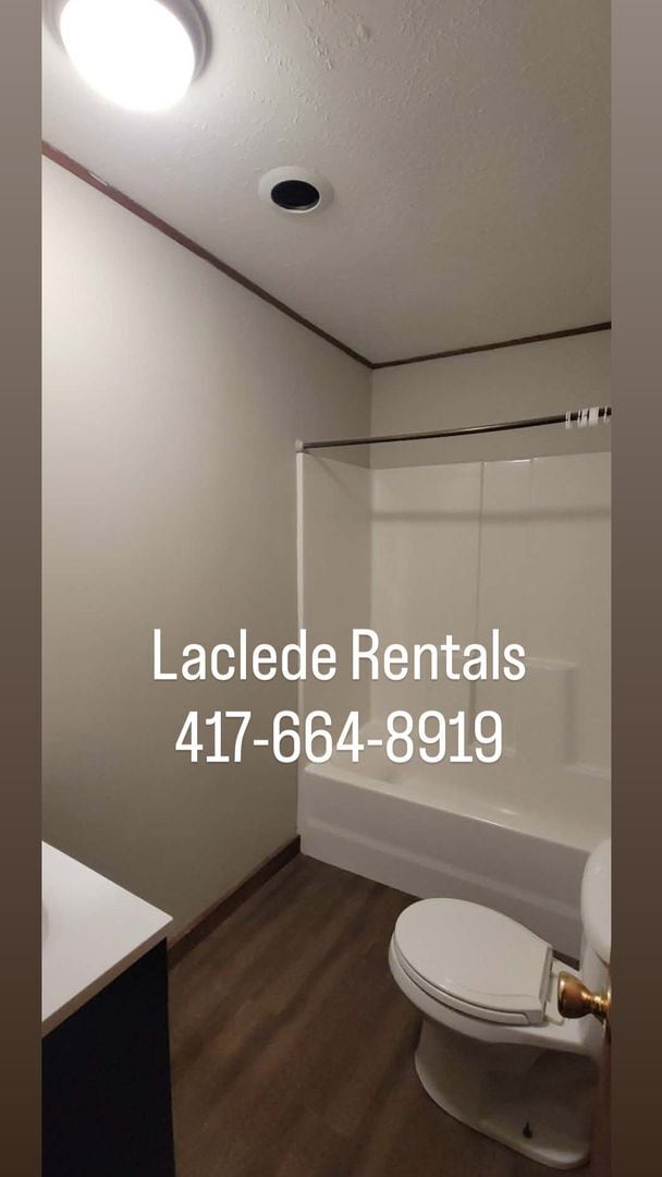 Building Photo - 1 BEDROOM 1 BATHROOM APARTMENT