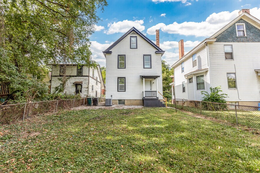 Building Photo - 3862 Vine St