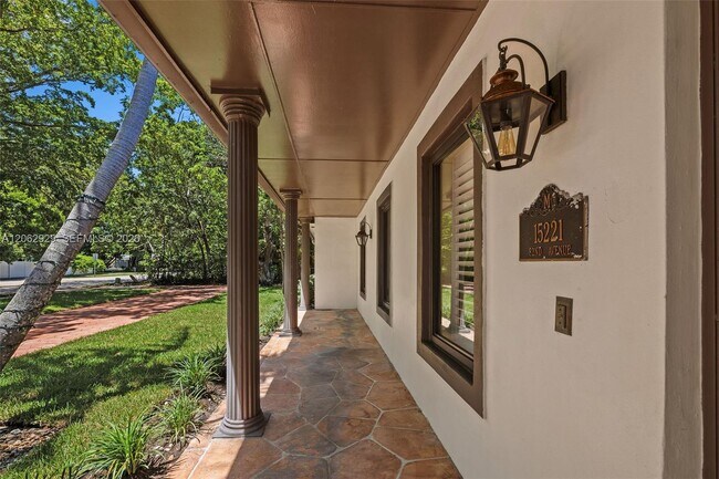 Building Photo - 15221 SW 82nd Ave