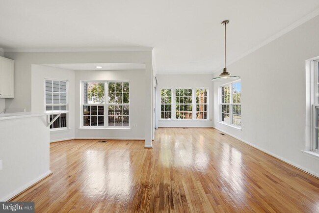 Building Photo - 45805 Marlane Terrace
