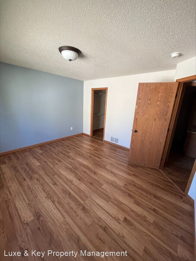 Building Photo - 3 br, 2 bath House - 3433 15th St S
