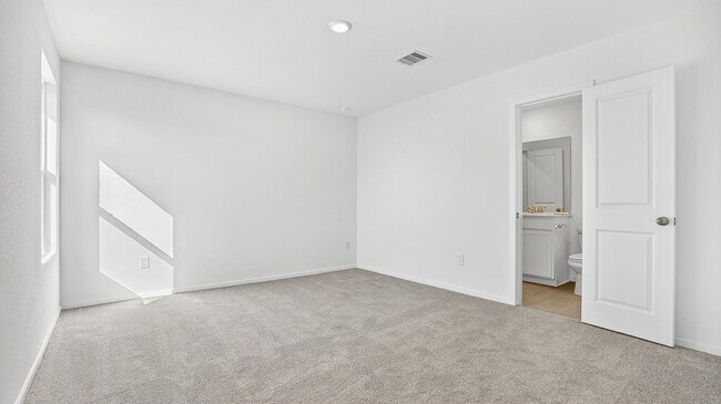 Building Photo - 26911 Dalmatian Bellflower Dr