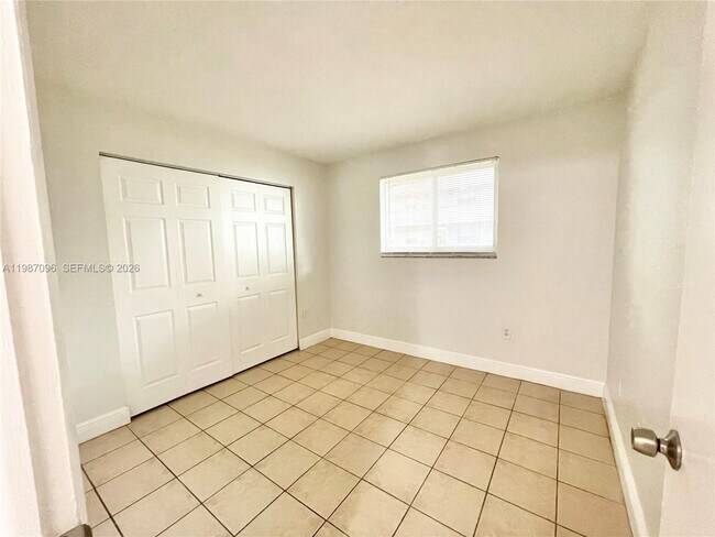 Building Photo - 17255 SW 95th Ave