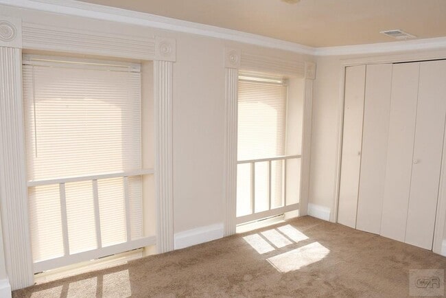 Building Photo - 2118 Strand St