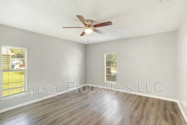 Building Photo - 929 Rice St