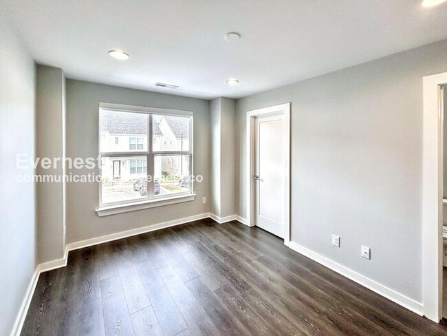 Building Photo - 203 Jeffries Wy