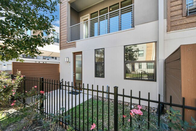 Building Photo - Mid-Town rental available
