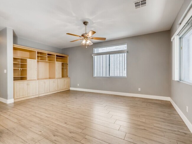Building Photo - SPACIOUS & ELEGANT LIVING IN THIS GATED HE...