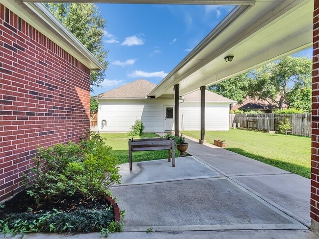 Building Photo - 5342 Tyler Park Ln