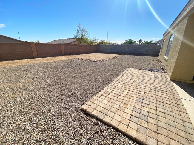 Building Photo - 3 Bedroom 2 Bathroom in El Mirage