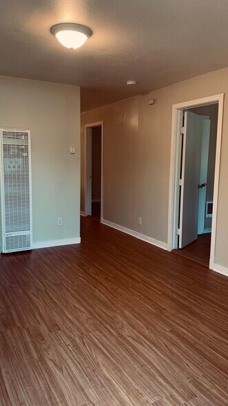 Building Photo - 2047 20th Ave