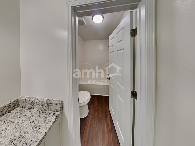 Building Photo - 6832 Scarlet Ridge Dr