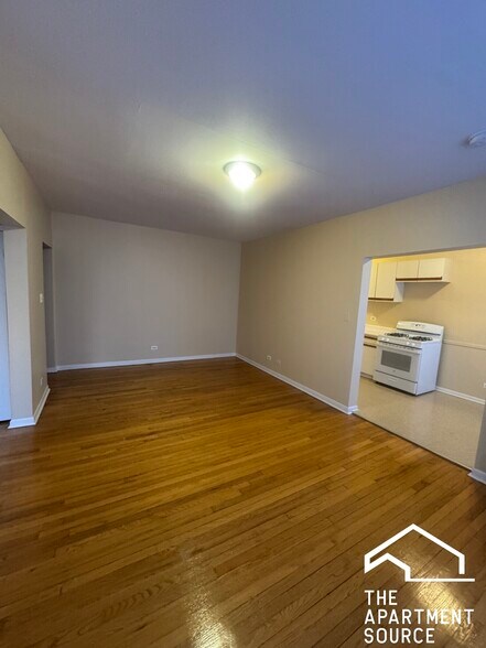 Building Photo - 7726 N Marshfield Ave