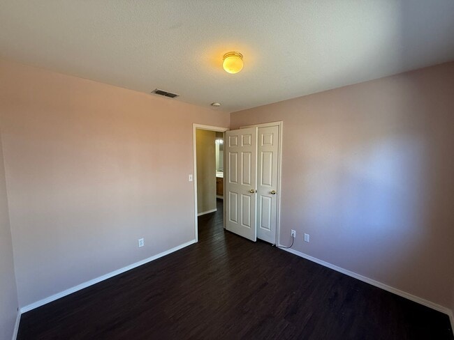Building Photo - Single Story 4-bedroom home in Sylvan Scho...