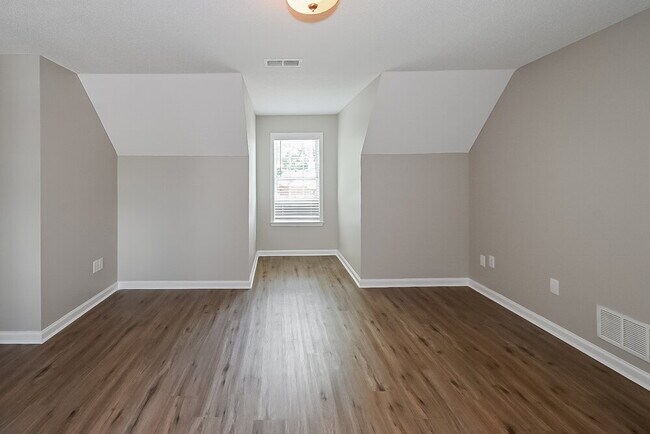 Building Photo - 6044 Kingsview Cove