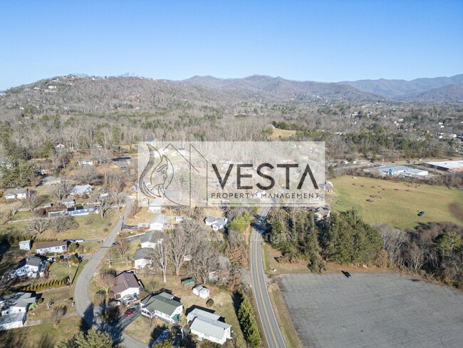 Building Photo - 130 Reems Creek Rd