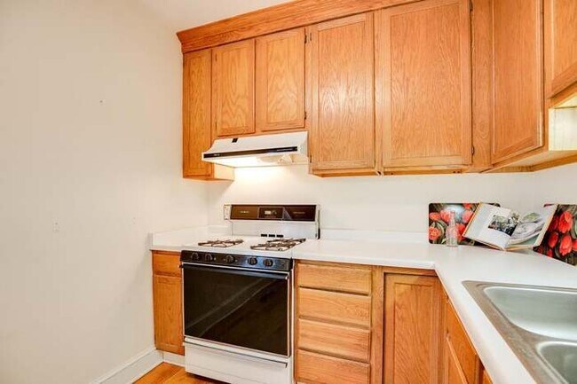 Kitchen - 601 5th St SE